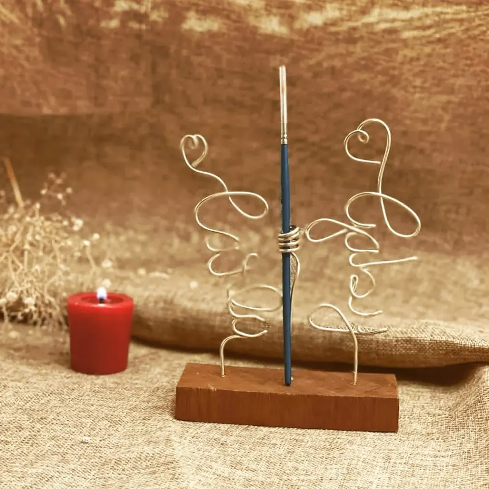 Couple Pen Holder