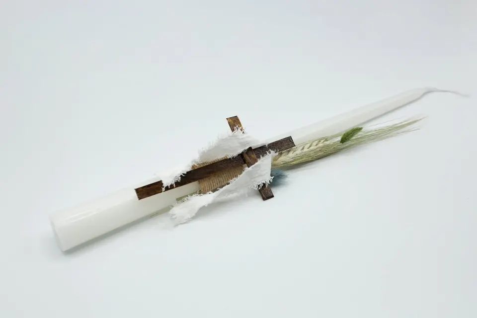 Palms 2026: Wooden Cross Candle