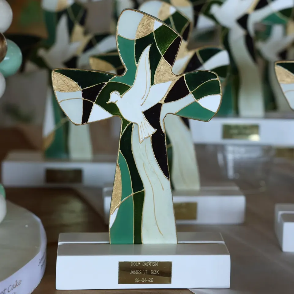 Dove Cross Vitrail Souvenirs