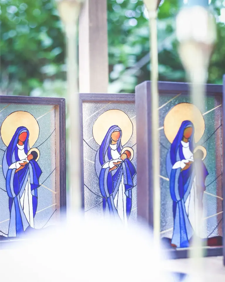 Virgin Mary Vitrail