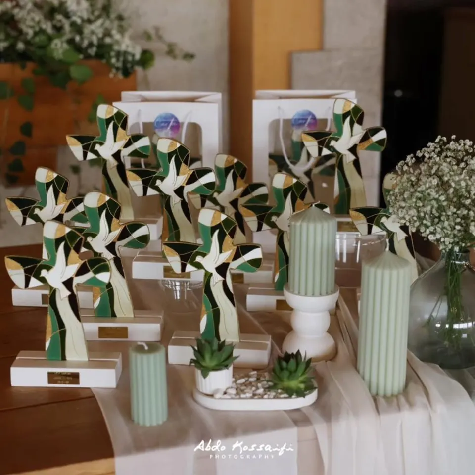 Dove Cross Vitrail Souvenirs