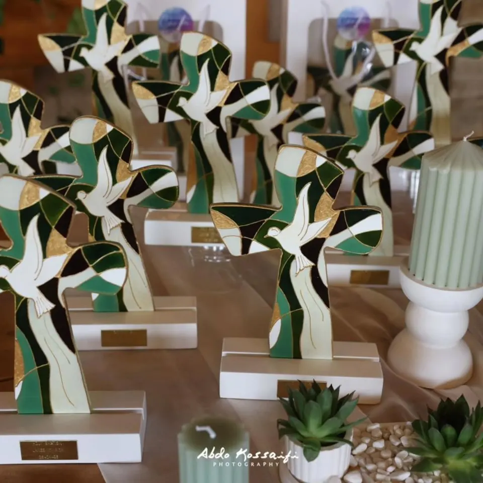 Dove Cross Vitrail Souvenirs